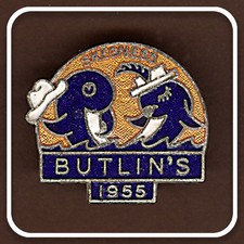 BUTLINS SKEGNESS HOLIDAY CAMP 1955 ORANGE LABELS ORIGINAL  ENAMEL PIN BADGE