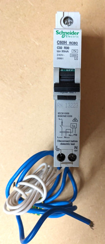 Schneider multi 32a - ,