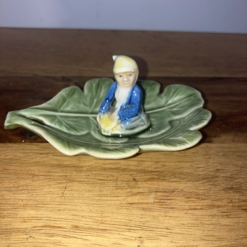 Vintage pin dish the shape - pin, in