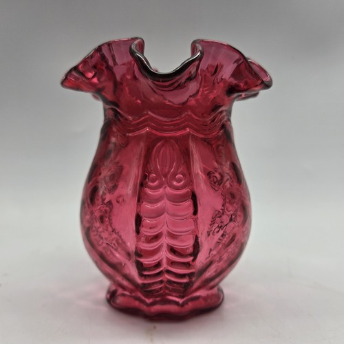 Fenton glass vase - 4.25",