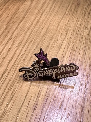 Disney pin badge - pin,