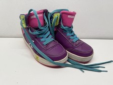 Heelys Boys/girls Size 2. Trainers Skates