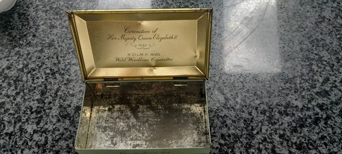 Wills woodbine cigarette tin - wills,