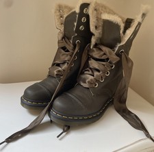 Dr Marens Aimilita FL Air Wair Size 5 Dark Olive Fur Lined Nine Eyelets