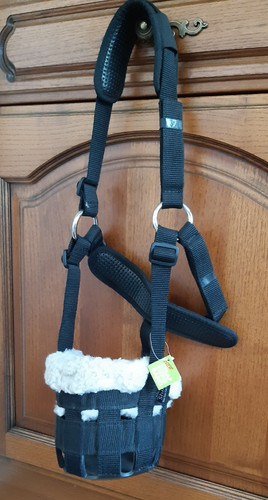 Shires grazing muzzle black - shires,