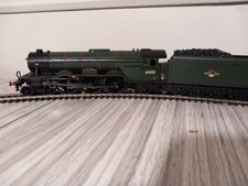 Hornby OO Gauge R2365M Queen