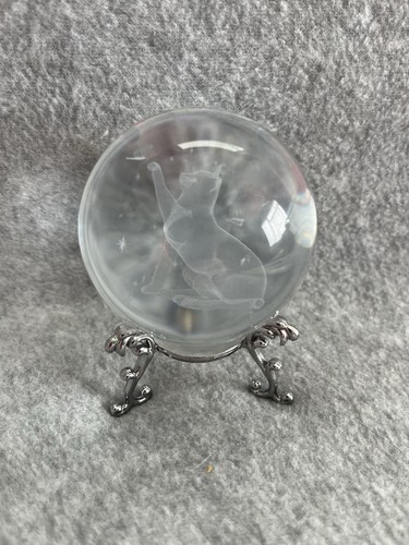 Cat crystal ball - 3d,