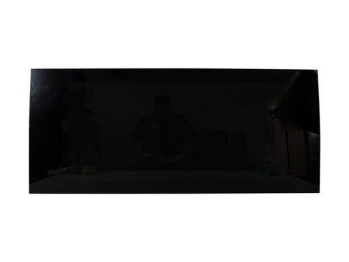 Middle side tinted window - side,