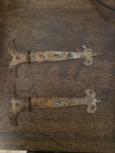 Pair gothic hinge door - pair,