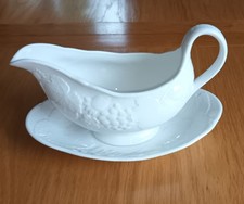 Wedgwood strawberry vine - &,