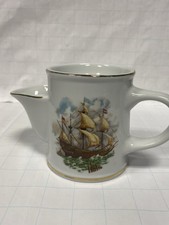 Royal Victoria pottery Wade