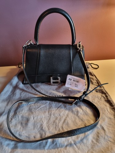 Black pebbled leather - black,