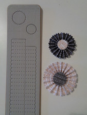 Sizzix Tim Holtz Alterations Mini Paper Rosettes Craft Die