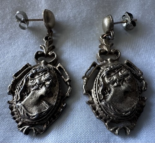 Vintage style cameo dangle - vintage,