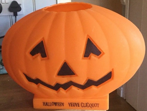Veuve clicquot champagne - clicquot,