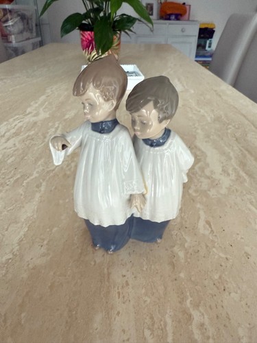 Nao lladro two - lladro, choir