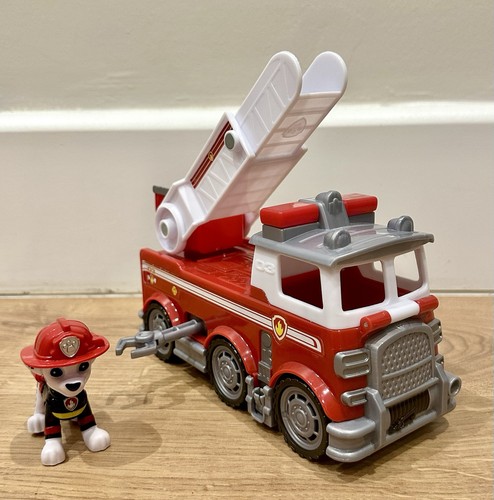Paw patrol ultimate - ultimate, rescue