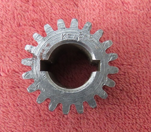 Lucas dynamo gear - ., 20t