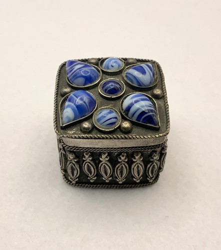 Tiny silver tone - trinket, box