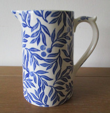 MOORLAND POTTERY JUG. BLUE AND WHITE LEAF AND BERRY DESIGN. 16 CM HIGH. VGC.