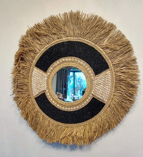 Unusual large grass shell - large,