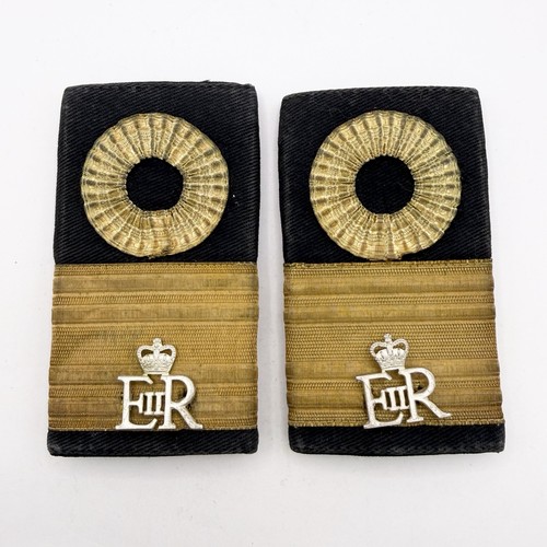 Genuine qe2 royal navy - qe2,