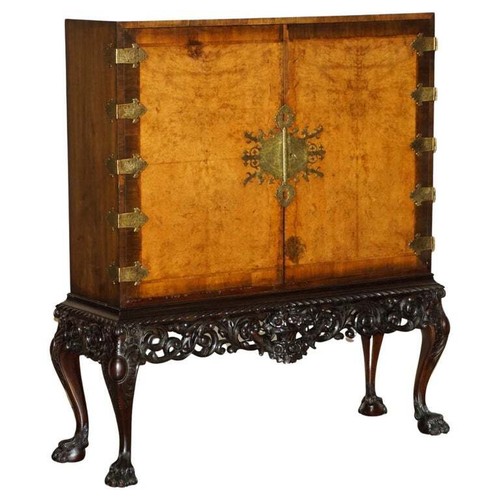 Antique burr walnut lion - burr,