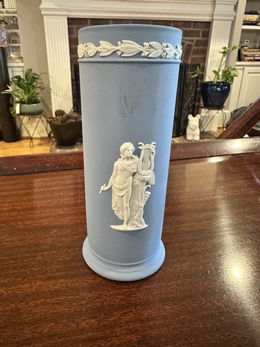 Wedgwood blue white - &,