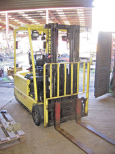 FORKLIFT TRUCK - 2.00 ton HYSTER  ELECTRIC  EX BRITISH ARMY STORES ONLY 2458 HRS