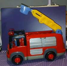 Elc Lights And Sounds Large Fire Engine With 2 Figures