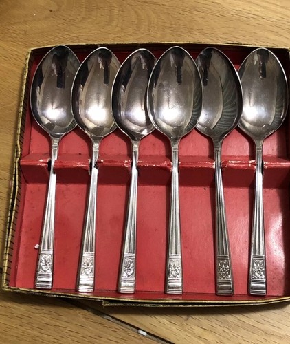 Silver plated pedigree - silver,