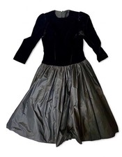 Vintage black velvet taffeta  evening / ball gown fits UK12-14 goth velvet