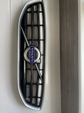 2012 - 2016 VOLVO V40 R design OEM  Front Centre Grille Grill 31353121