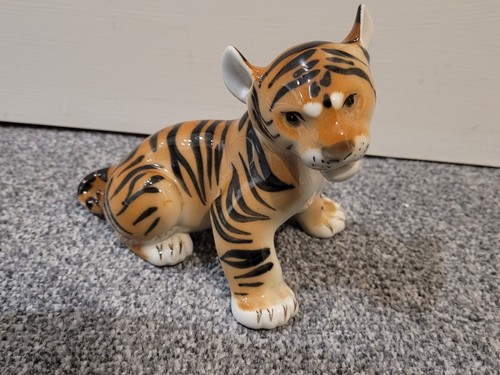 Lomonosov porcelain tiger - porcelain, cub