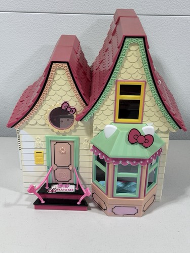 Hello kitty fold out dollhouse - kitty, fold-out