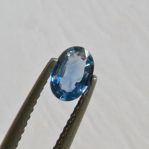 Natural blue sapphire - blue, sri