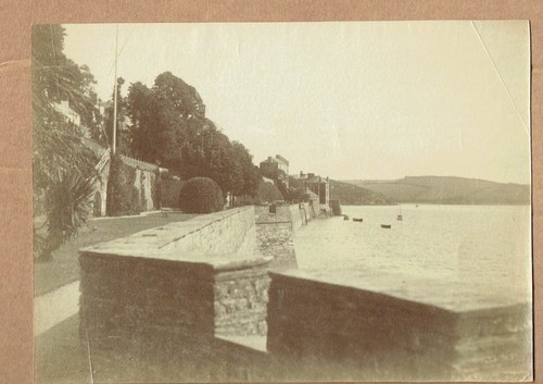 Sea wall salcombe hotel - sea,