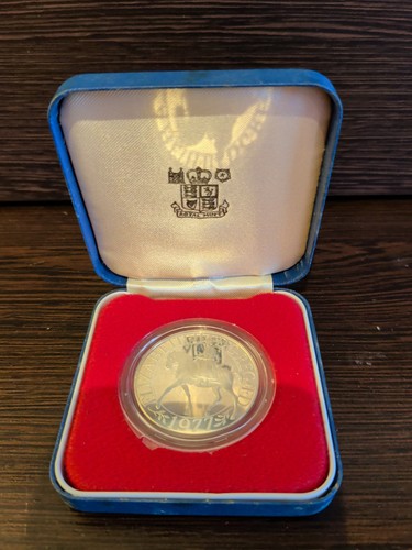 1977 queen elizabeth silver - queen,