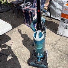 Hoover Breeze EVO Upright