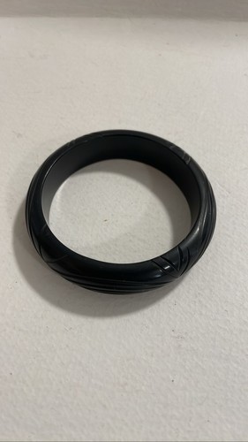 Vintage black carved bakelite - black,