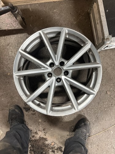 Audi spoke genuine alloys - v-spoke, 20