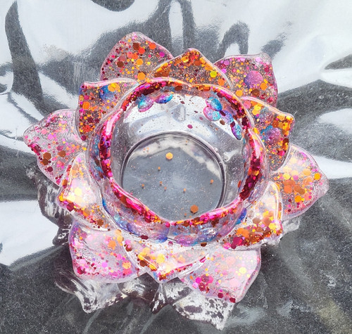 Multicolour resin lotus flower - multicolour,