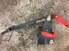 Centre mower cylinder cradle /