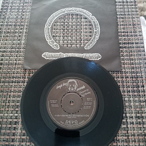 Devo satisfaction 1977 - 1977, booji