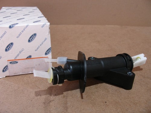 1351651 clutch master cylinder - master,