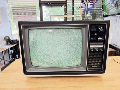 Vintage panasonic color - panasonic, tv