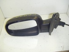 BREAKING VAUXHALL CORSA C N/S