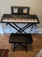 Yamaha EZ-220 Digital Keyboard