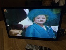 JVC LT-22DD42J 22" LED HD TV with Built-In DVD Player and Remote (No Stand)