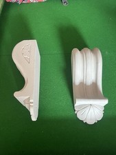 Pair of decorative corbels